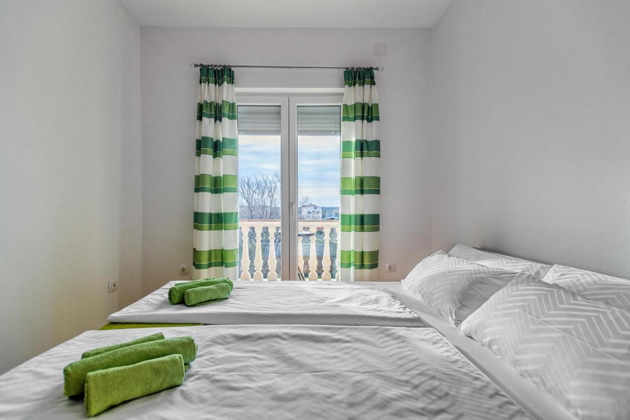 Comfort Apartments In Peaceful Area Zadar - With Garden Buitenkant foto