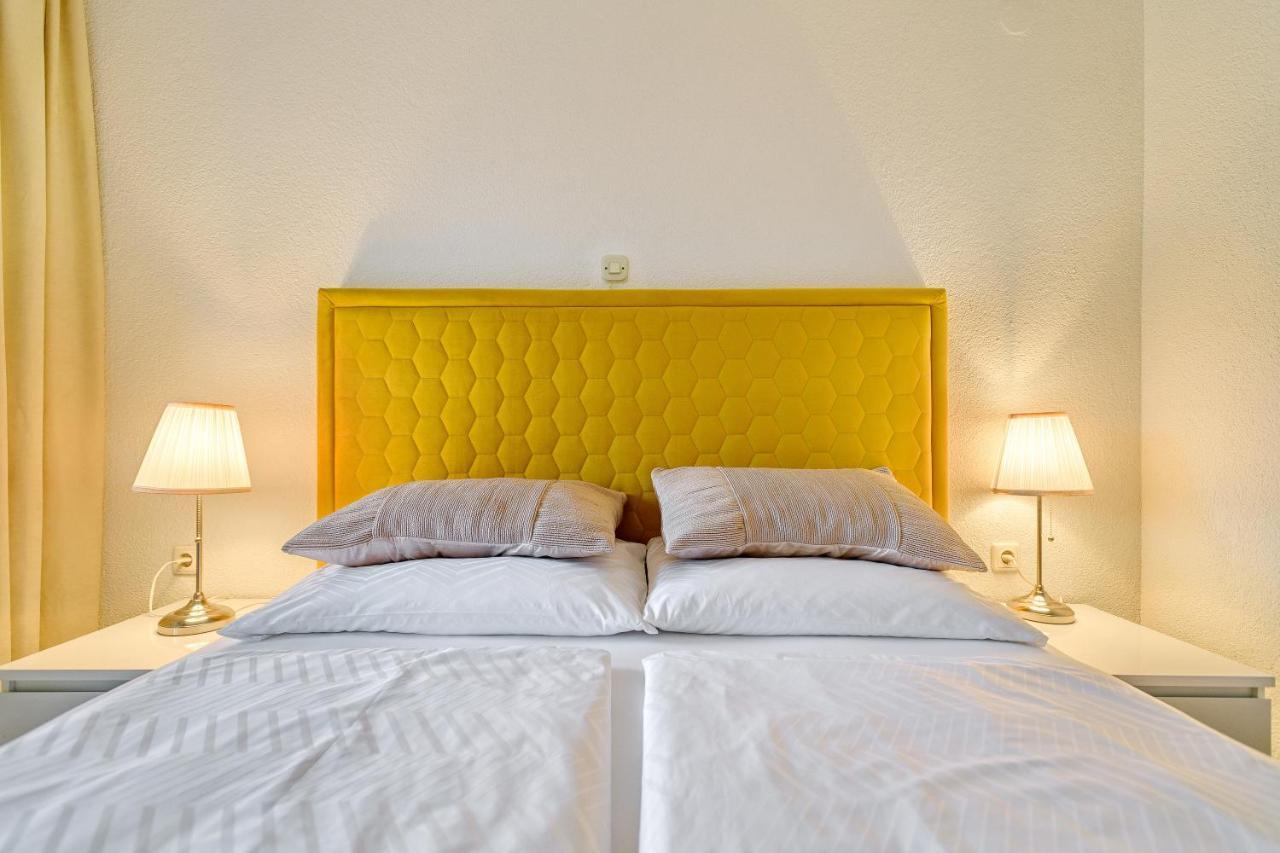 Comfort Apartments In Peaceful Area Zadar - With Garden Buitenkant foto