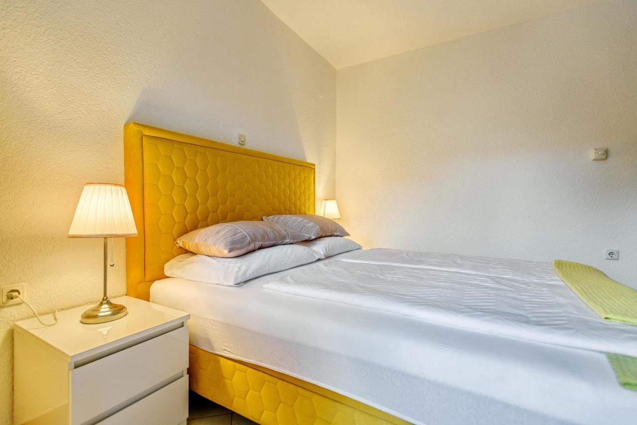 Comfort Apartments In Peaceful Area Zadar - With Garden Buitenkant foto