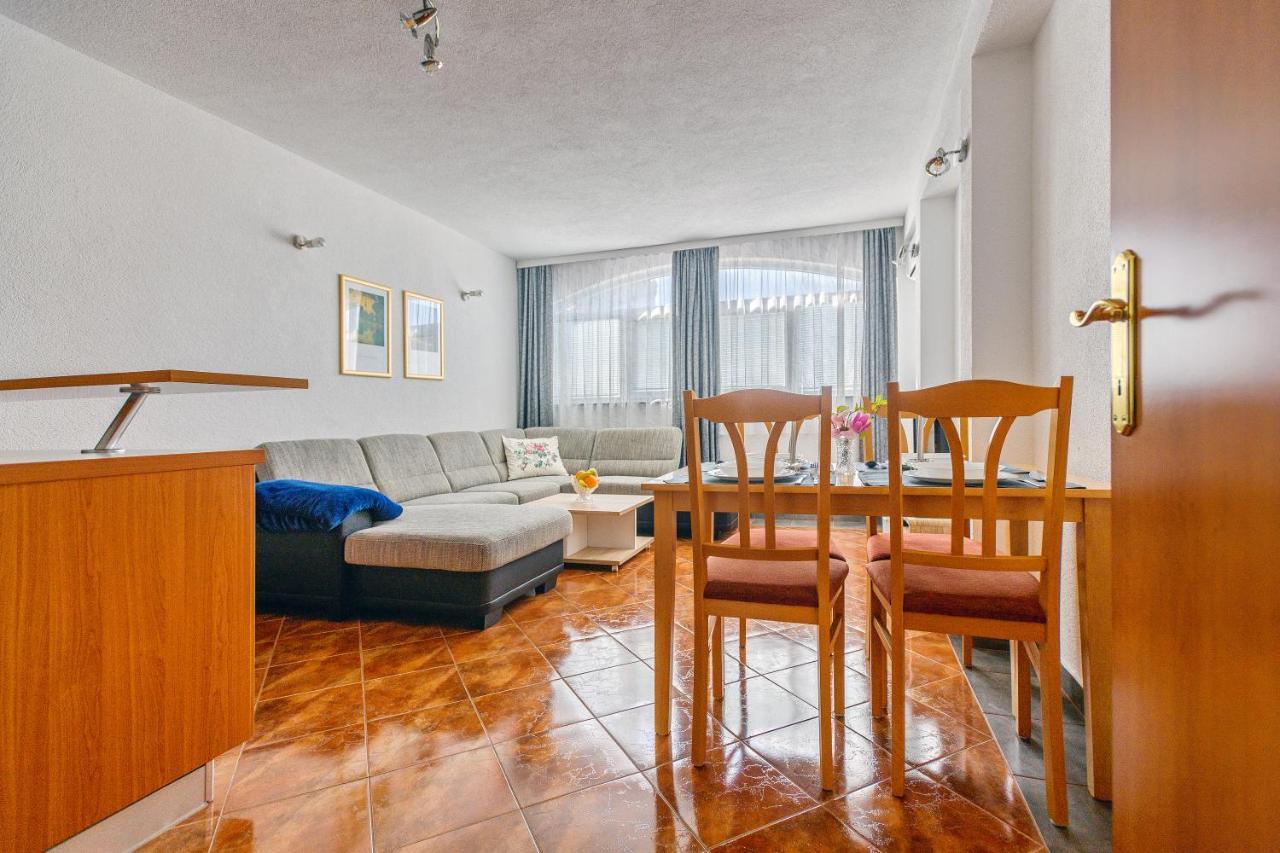 Comfort Apartments In Peaceful Area Zadar - With Garden Buitenkant foto