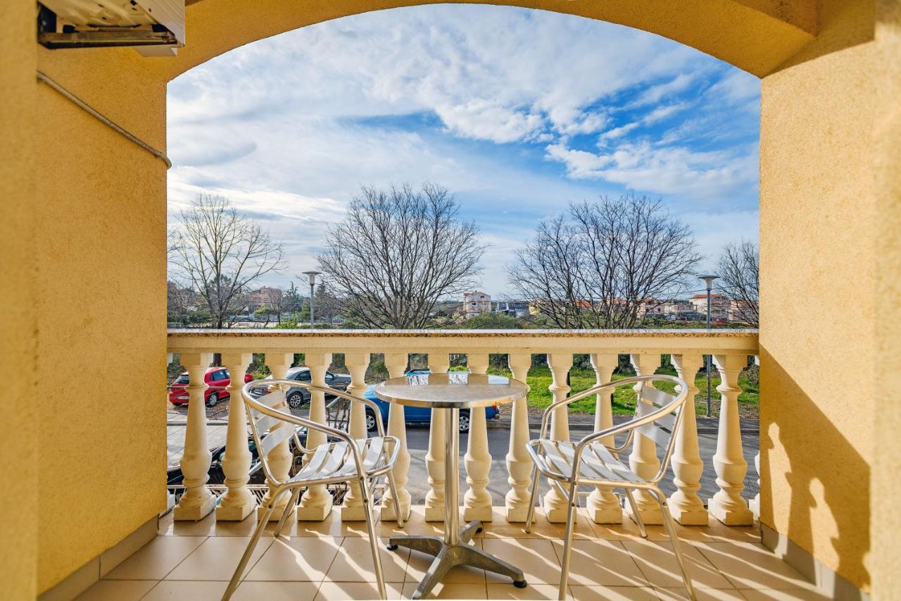 Comfort Apartments In Peaceful Area Zadar - With Garden Buitenkant foto