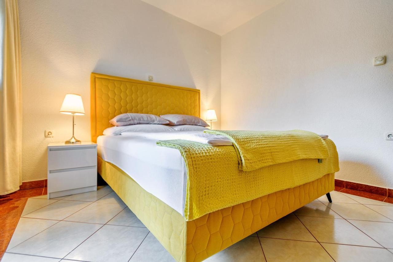 Comfort Apartments In Peaceful Area Zadar - With Garden Buitenkant foto