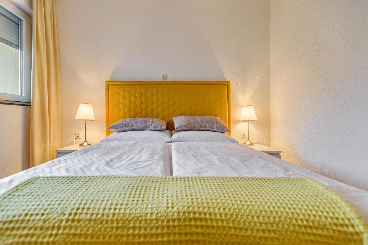 Comfort Apartments In Peaceful Area Zadar - With Garden Buitenkant foto
