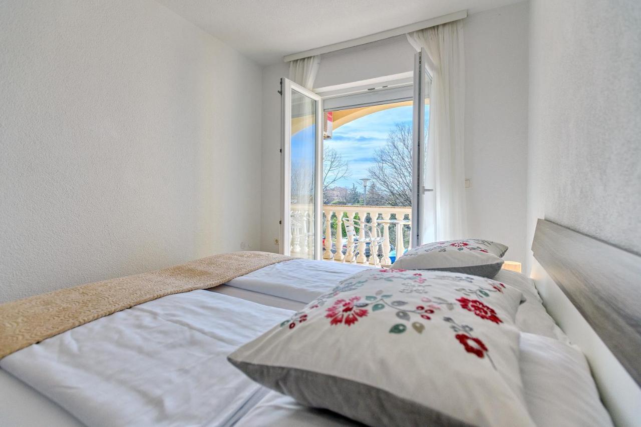 Comfort Apartments In Peaceful Area Zadar - With Garden Buitenkant foto