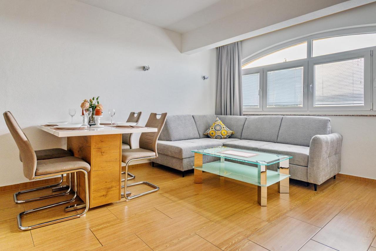 Comfort Apartments In Peaceful Area Zadar - With Garden Buitenkant foto